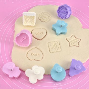 Picture of 5 Sets Three-Dimensional Fondant Biscuit Embossing Mold Push-Type Cake Mold Random Style Delivery