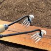 4-Tooth Dual Purpose Weed Remover Tool - 29cm Wood Handle - 8